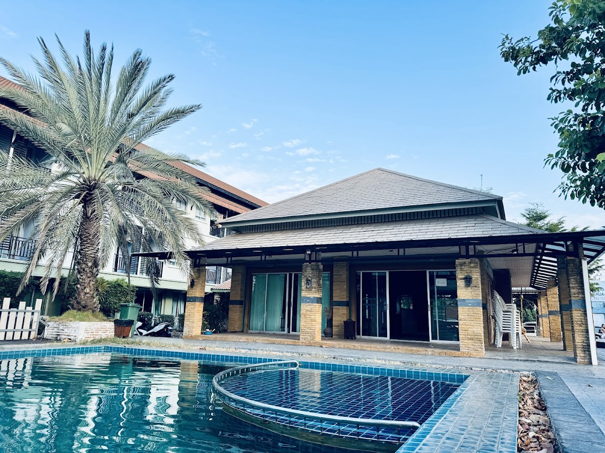 Seasons Palace Resort